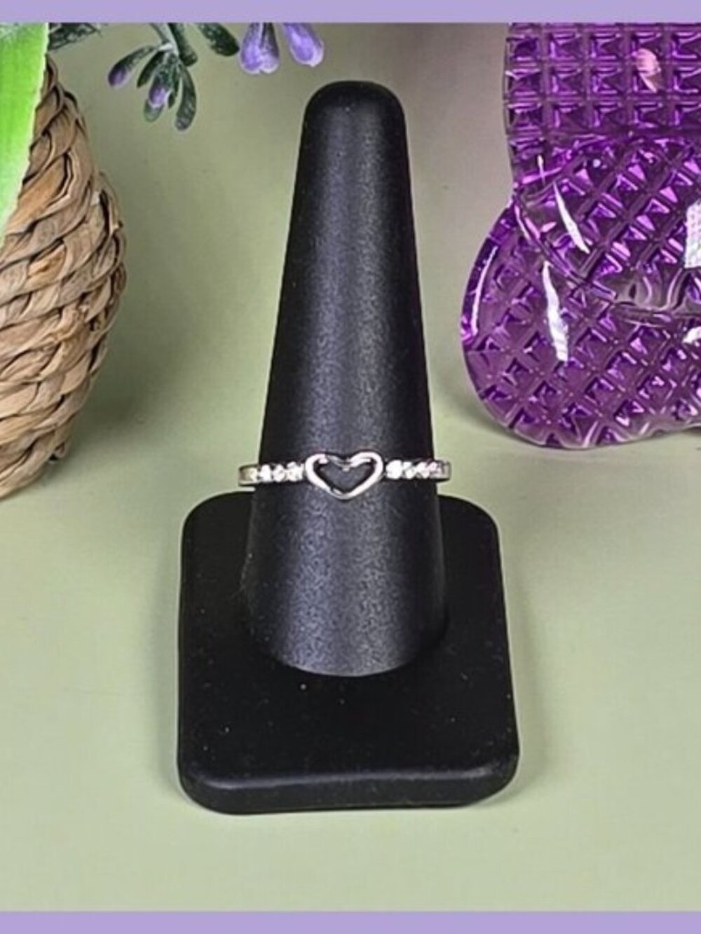 Open Heart Ring With Clear CZ Accent Stones Size 9.5 (NWOT)‎